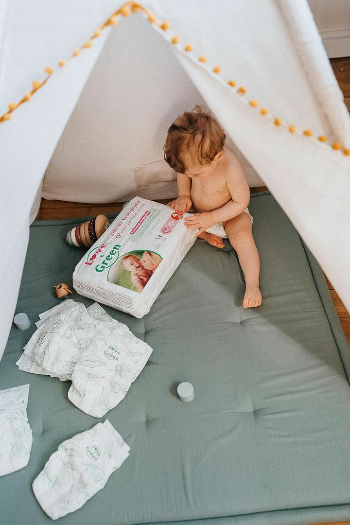 Love & Green, scutece fara clor, pachet pentru 1 luna, marimea 4 Mama si Copilul Naty Shop