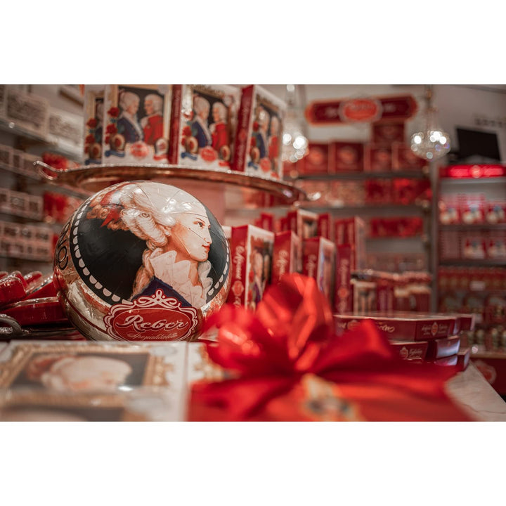 Reber, Mozart - bile, pungă de 5, bile Mozart din ciocolată neagră, umplute cu marțipan, 100 grame Bomboane de Ciocolata Naty Shop